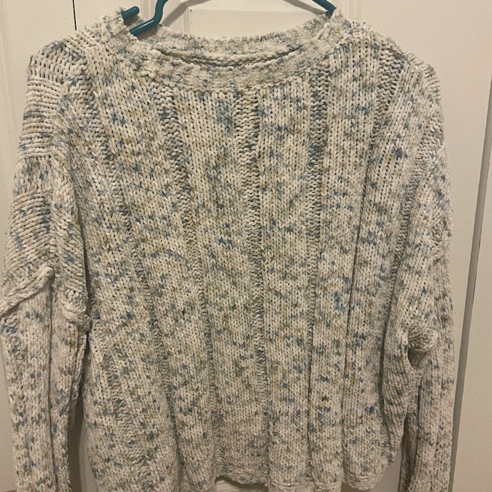 Cropped Sweater - Picture 2 of 2